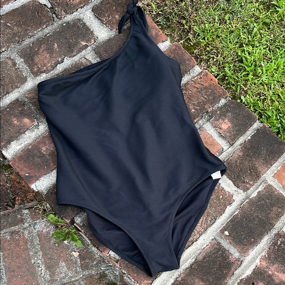 Old Navy Other - Old Navy black One-Shoulder Swimsuit size XL